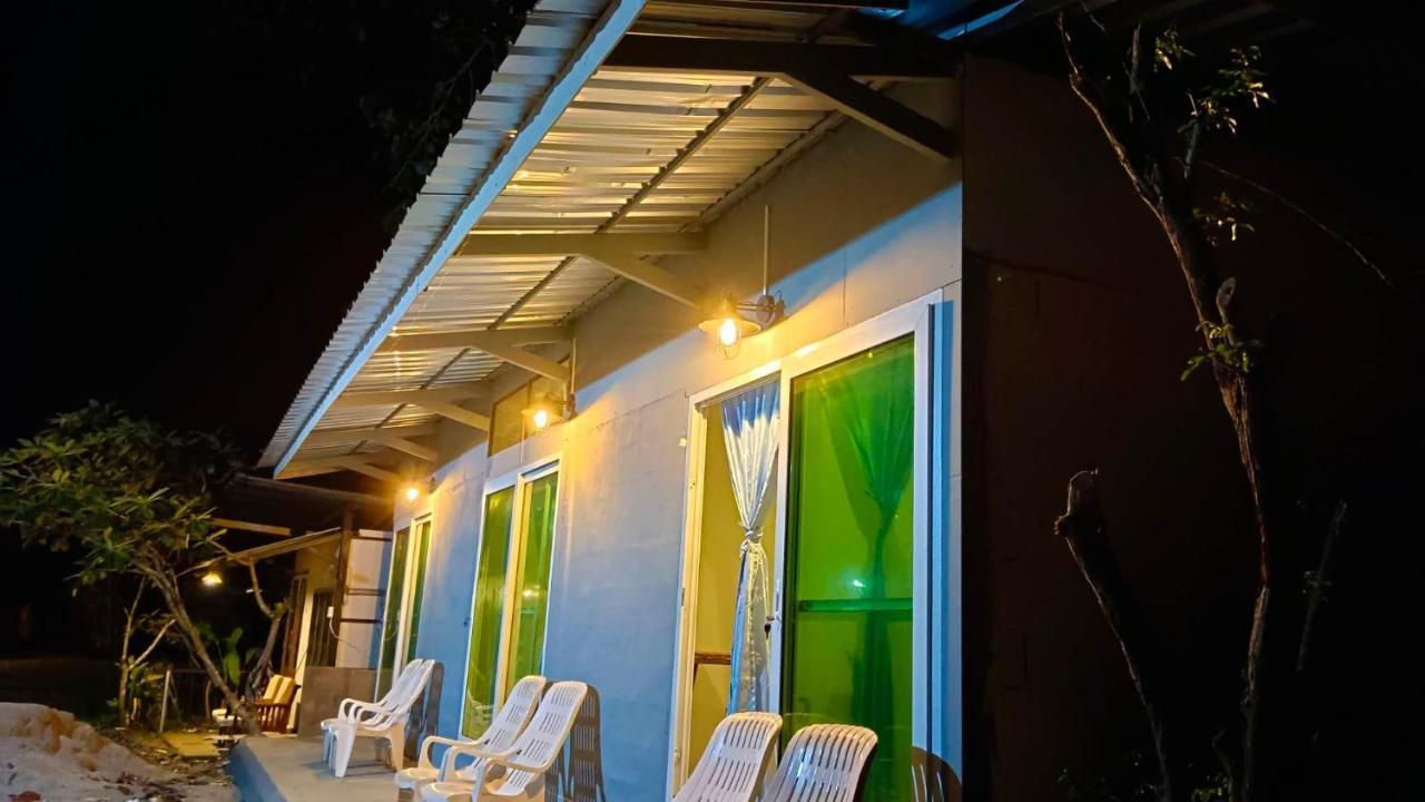 Ozone Beach Huts Ko Lanta Exterior foto